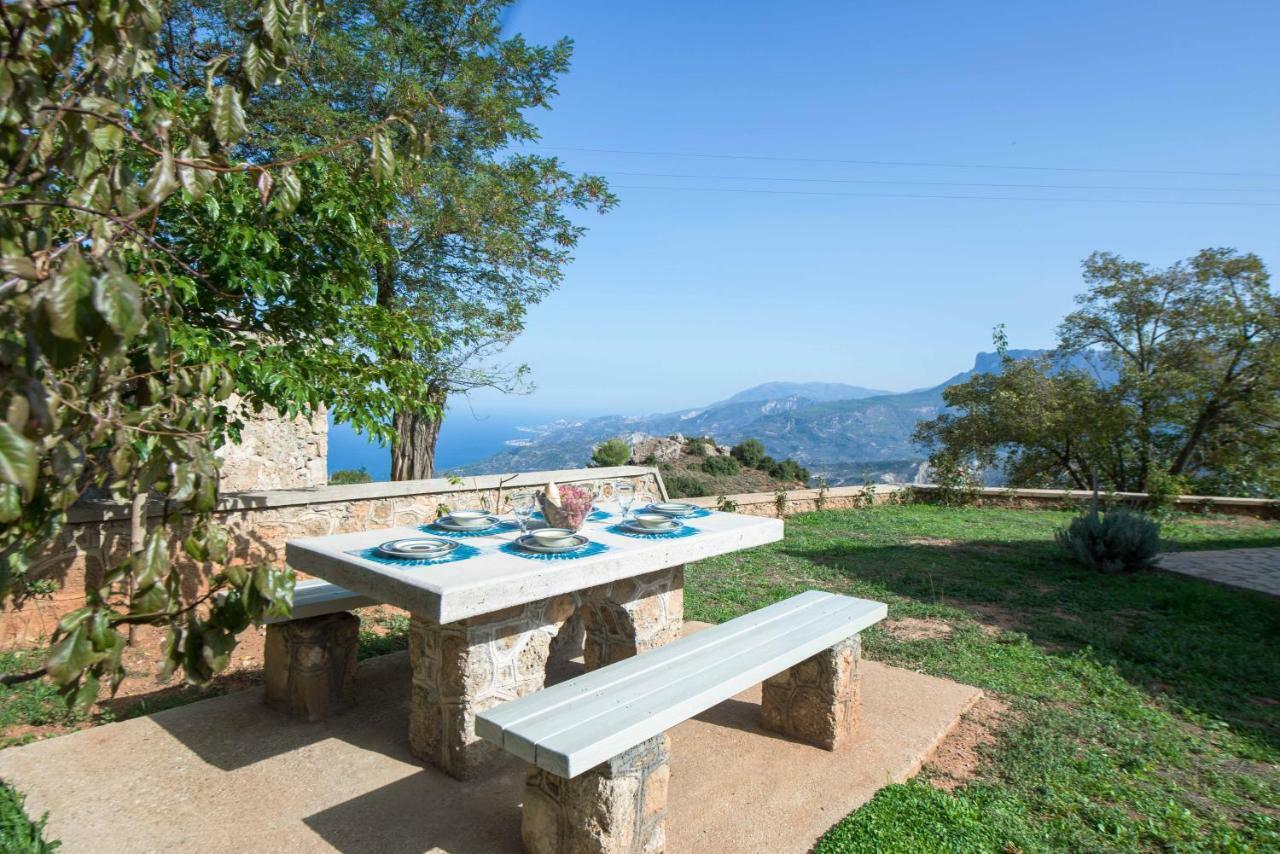 Villa Serenis Porovitsa Exterior photo